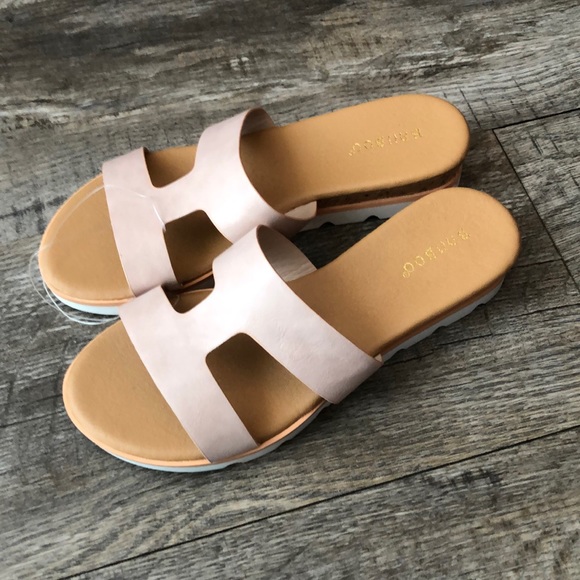 BAMBOO Shoes - Bamboo pink nude slide sandals nwt